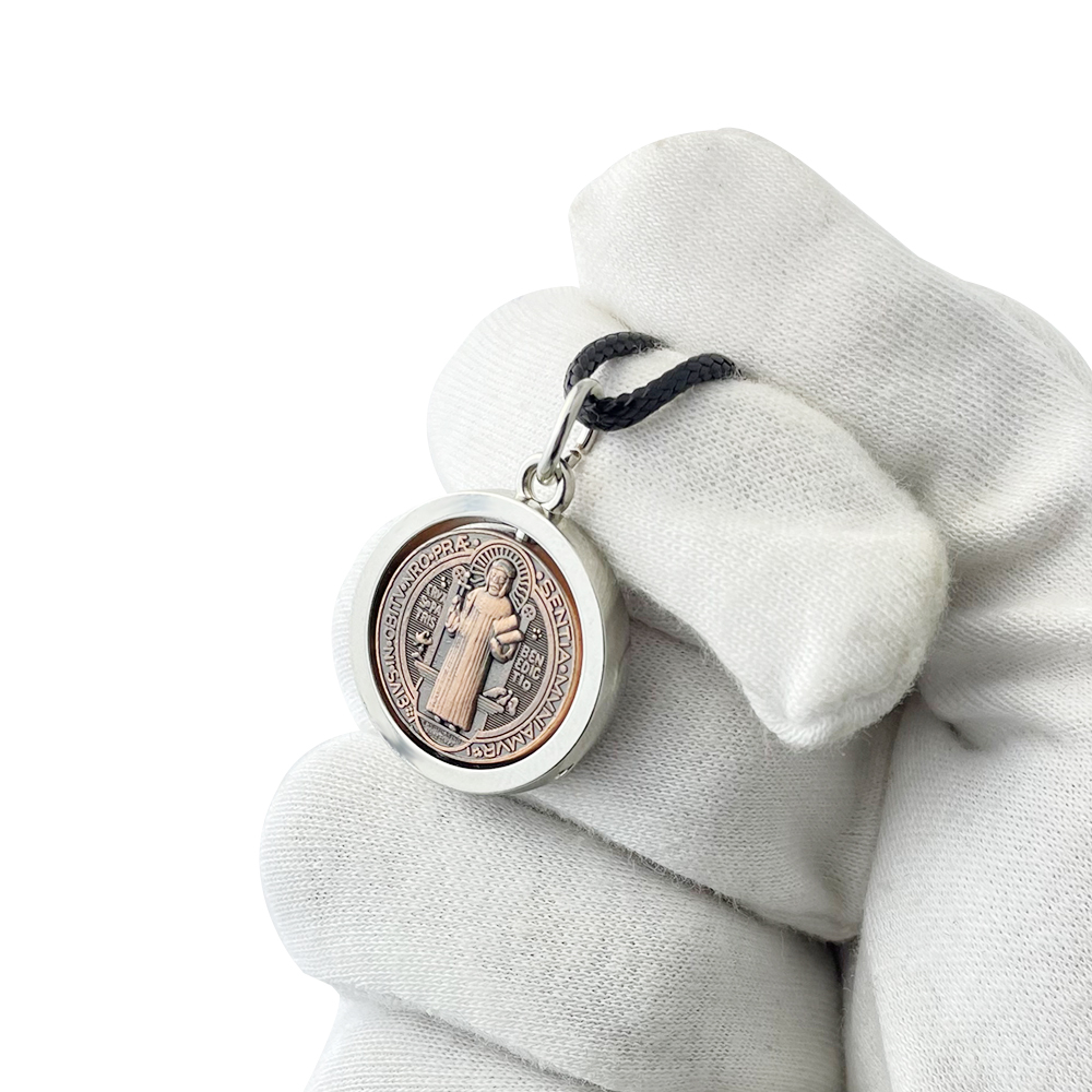 Jewelry & Watches Store - قلادة جديدة بتميمة القديس بينيديكت، صليب