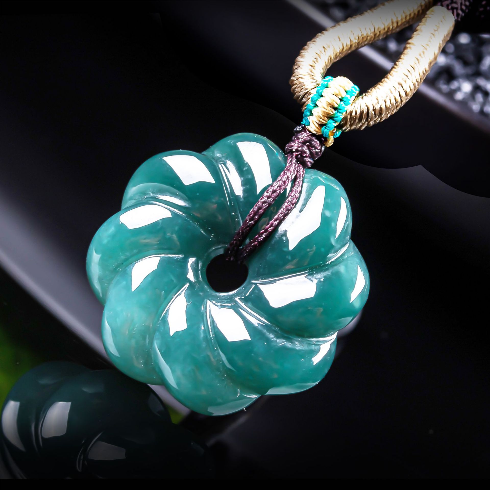 قلادة زهرة من اليشم البورمي ال - مراجعة Jewelry & Watches Store وسعره