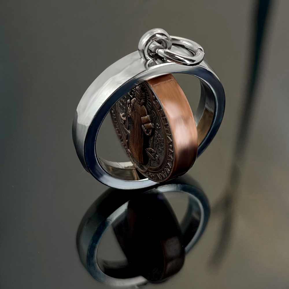 قلادة جديدة بتميمة القديس بيني - مراجعة Jewelry & Watches Store وسعره