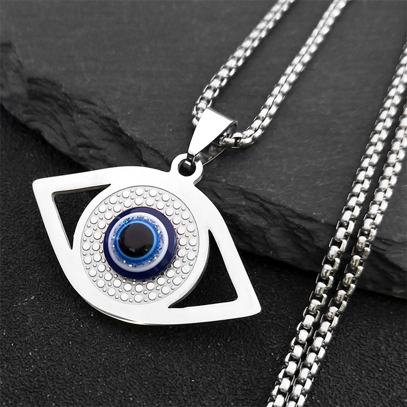 قلادة وسوار من الفولاذ المقاوم - مراجعة Jewelry & Watches Store وسعره